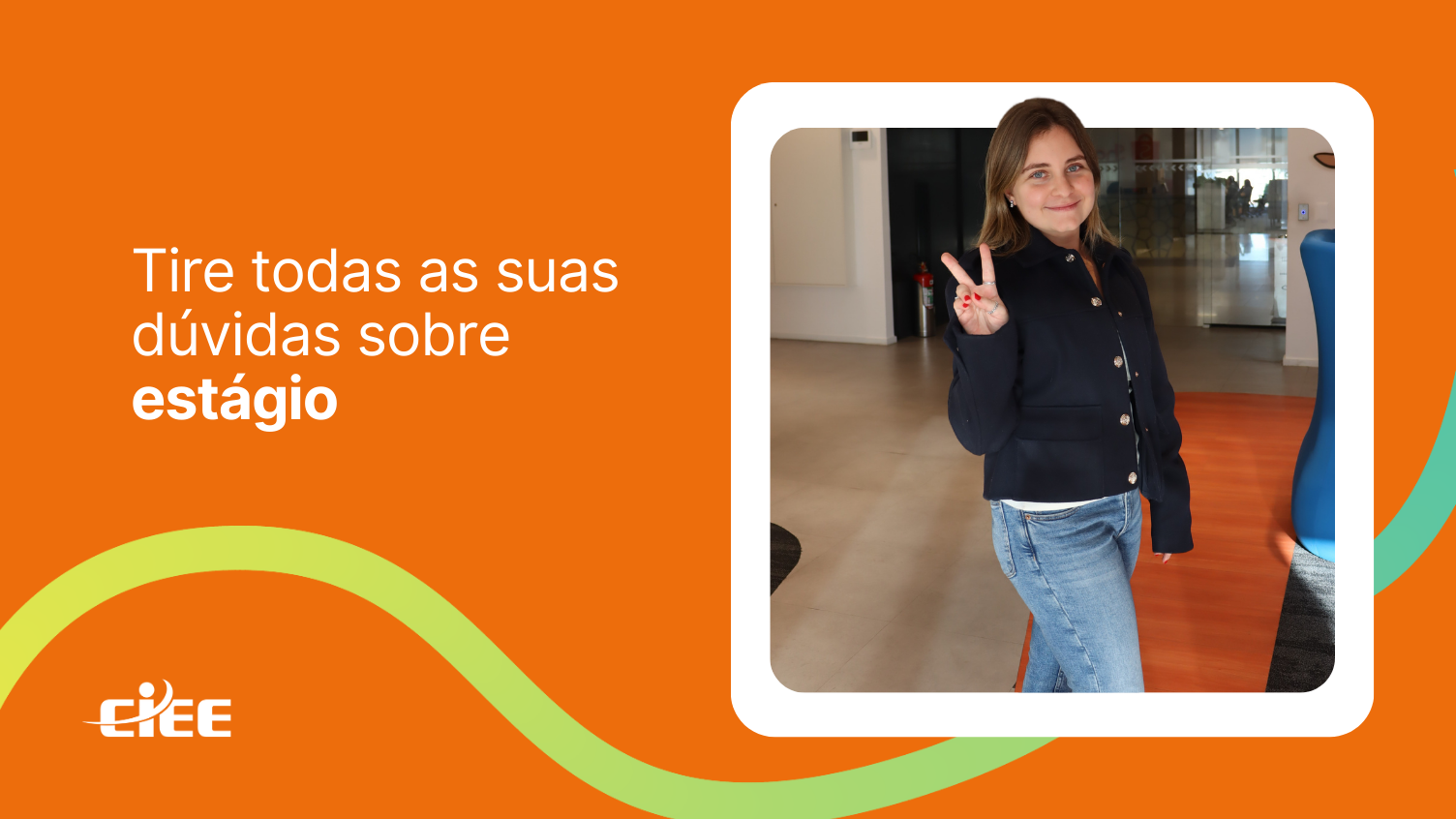 jovem em sua rotina de estágio